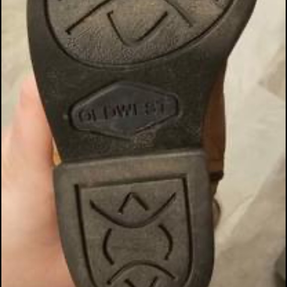 Ariat cowgirl boots - Picture 3 of 4